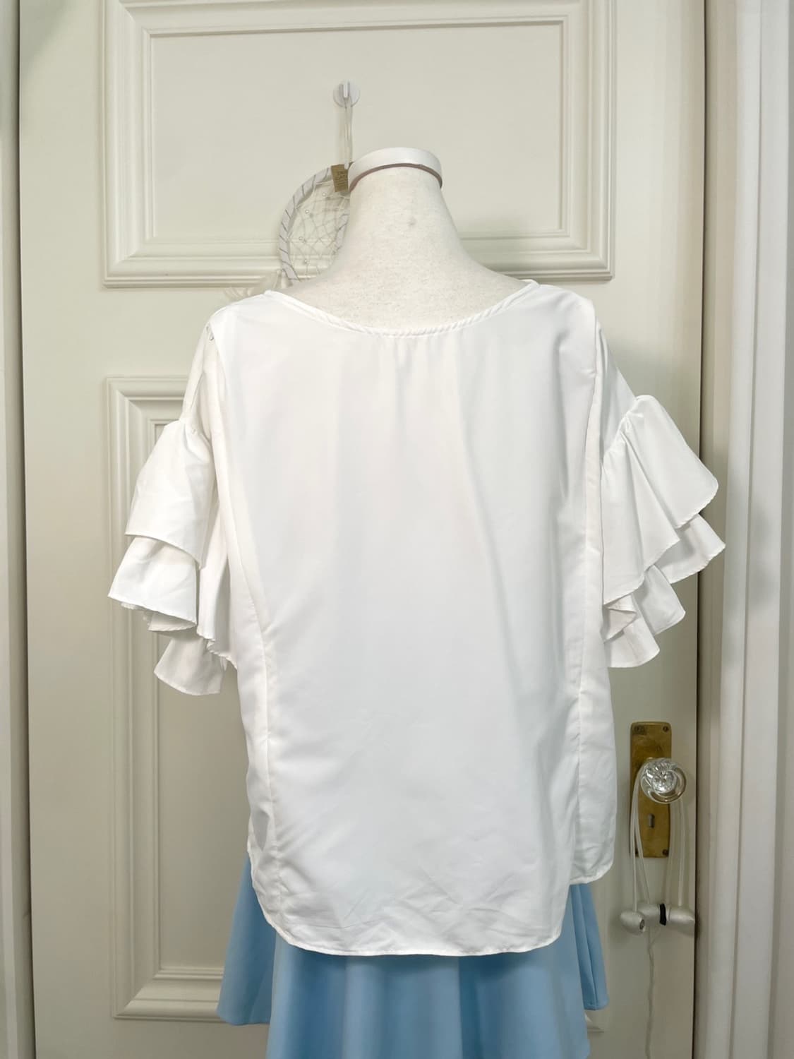 white twist ruffle sleeve blouse 상품이미지4