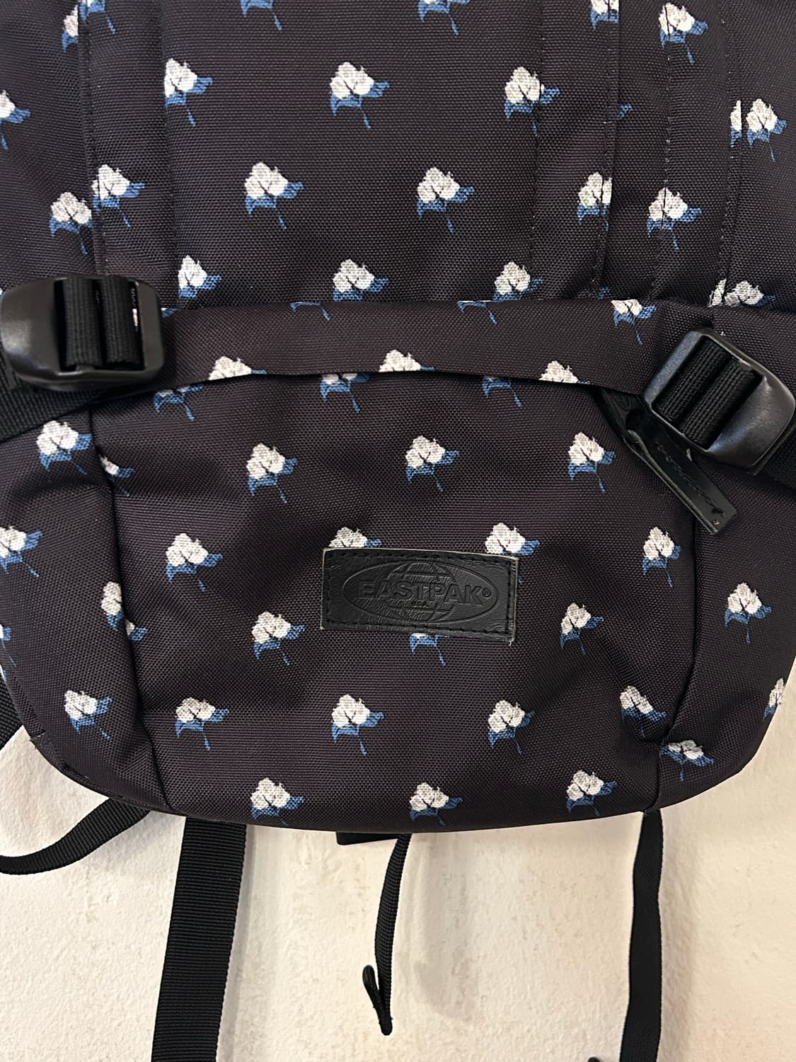 이스트팩 플로럴 백팩 상품이미지2