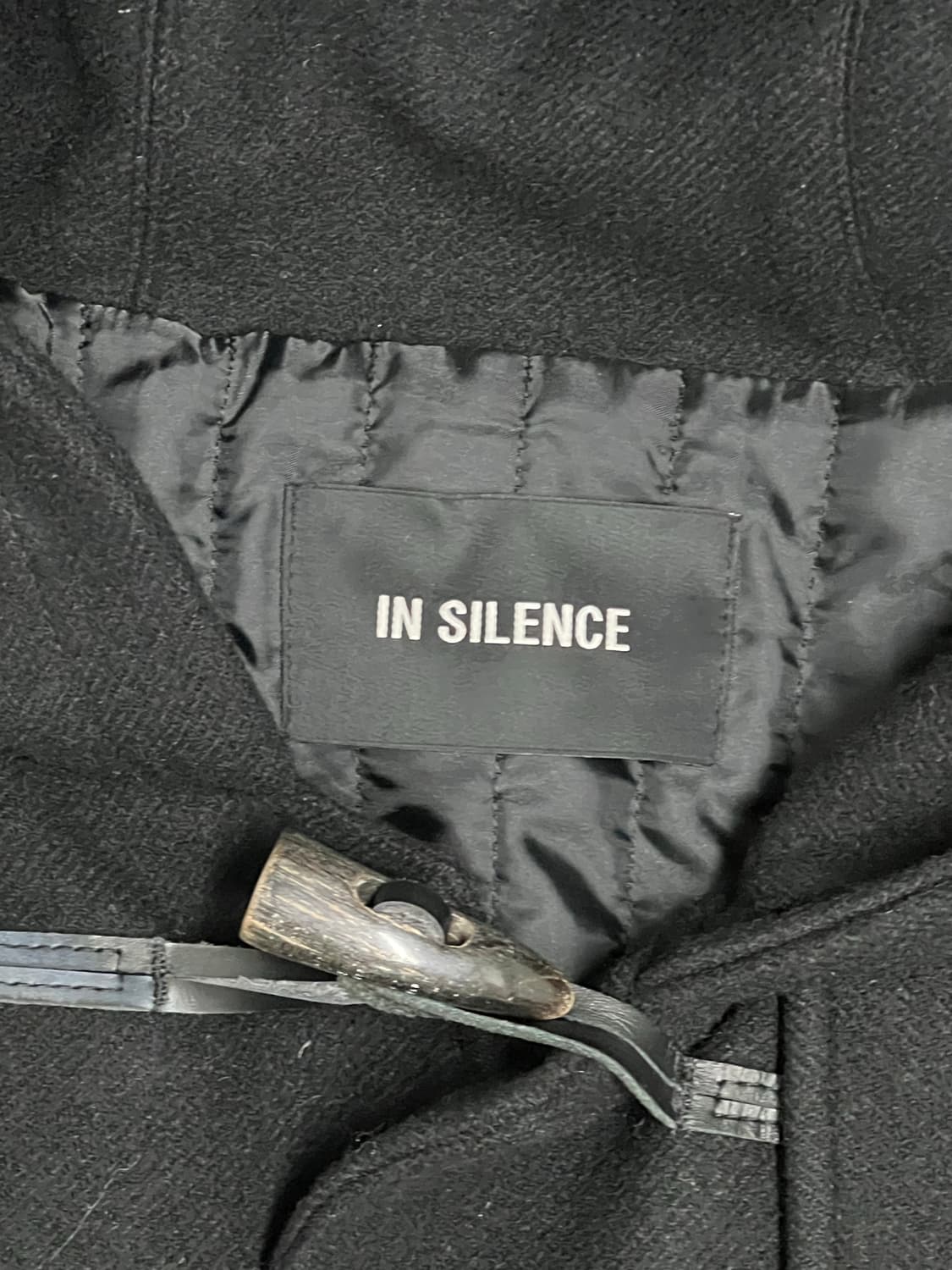 인사일런스 블랙 떡볶이 코트 상품이미지3