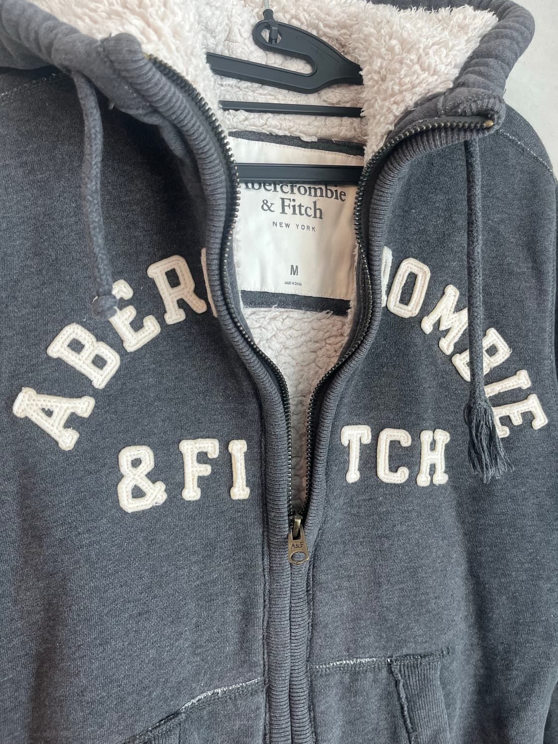 아베크롬비 스펠로고 퍼 후드집업 그레이 (M) 상품이미지4