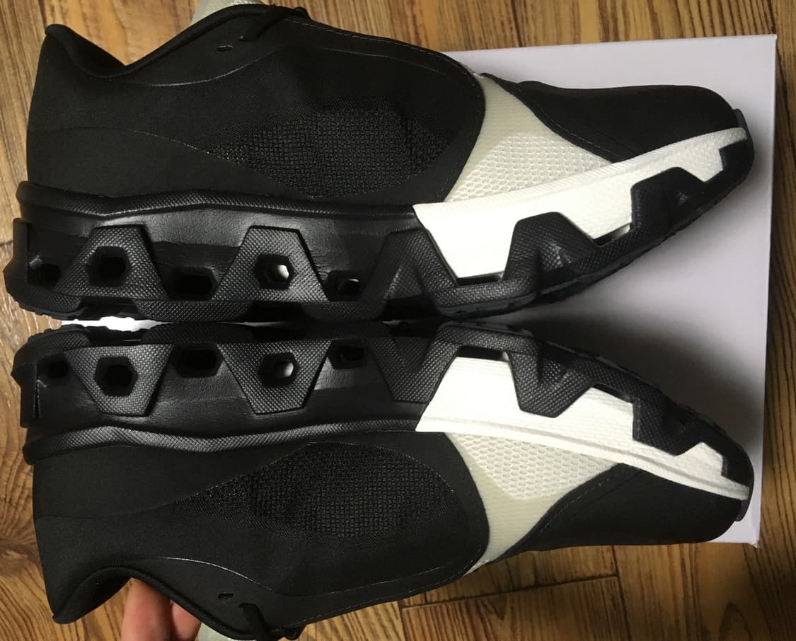 (280)온러닝 파프 클라우드몬스터 하이퍼 블랙 판매합니다 상품이미지4