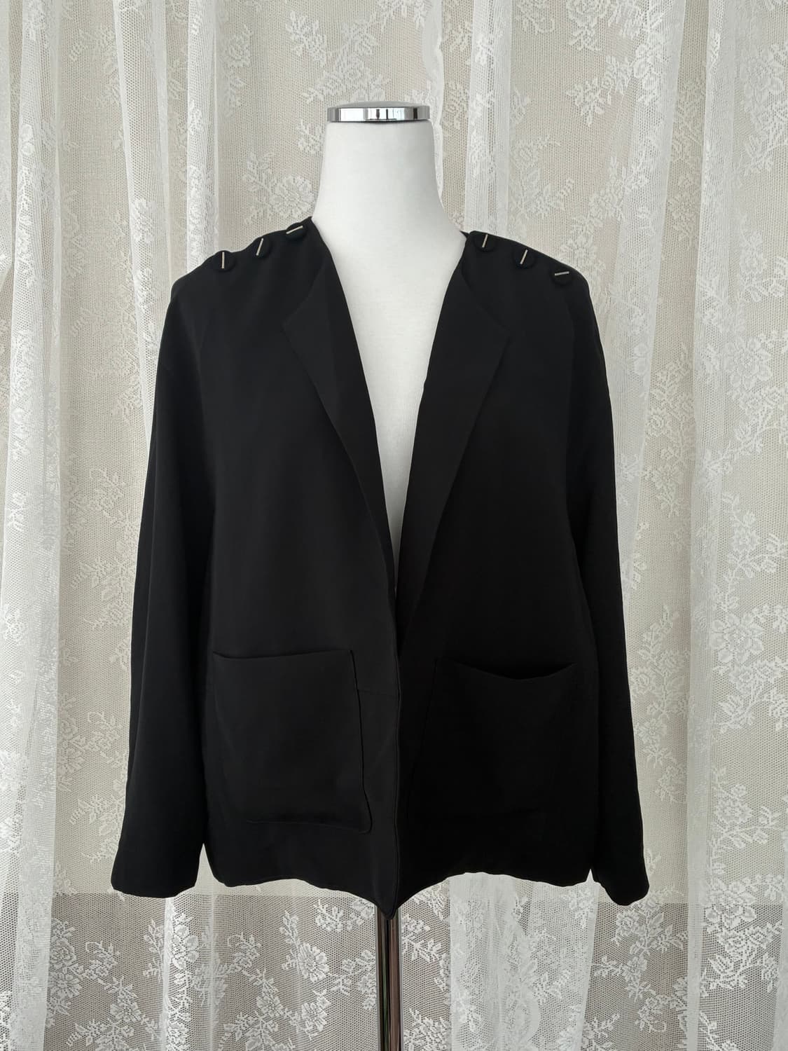 76-90-155) 한섬 SJSJ 22SS 노카라 자켓 블랙 상품이미지1