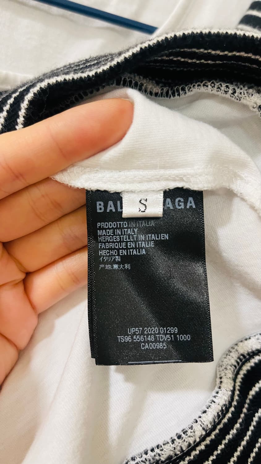 발렌시아가 스트라이프 반집업 크롭 맨투맨 S 내부 나시티와 맨투맨 일체형 상품이미지5