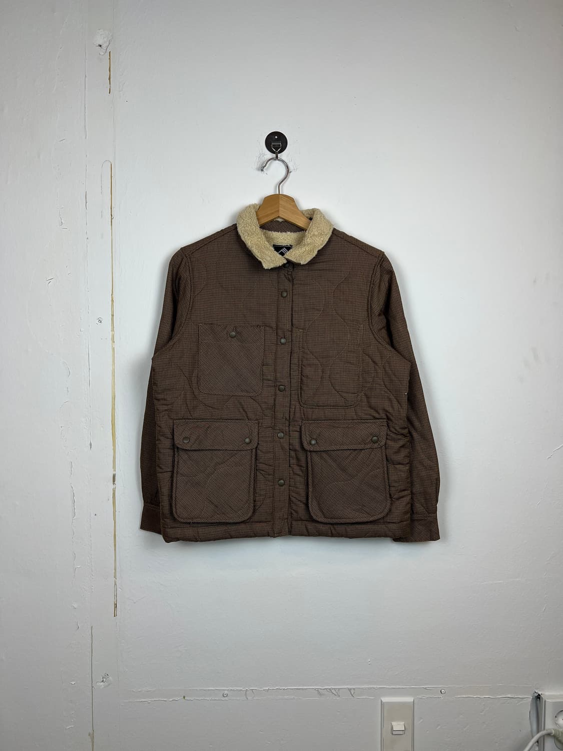 O185 FieldCore 브라운 패턴 퀼팅 자켓 M 상품이미지1