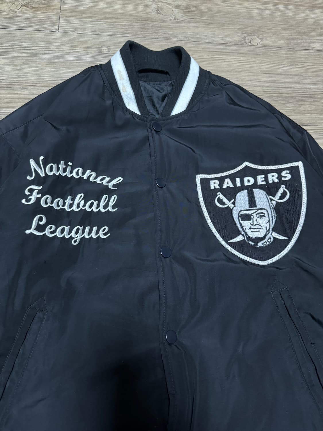 GU NFL 오클랜드 레이더스 스타디움 자켓 치카노 상품이미지3