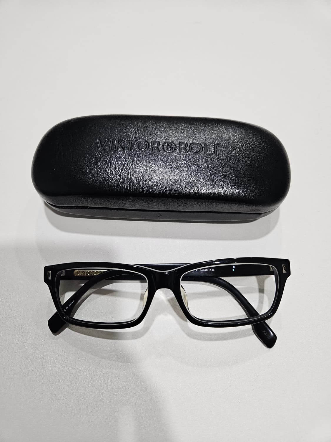 빅터앤롤프 긱시크 안경 상품이미지1