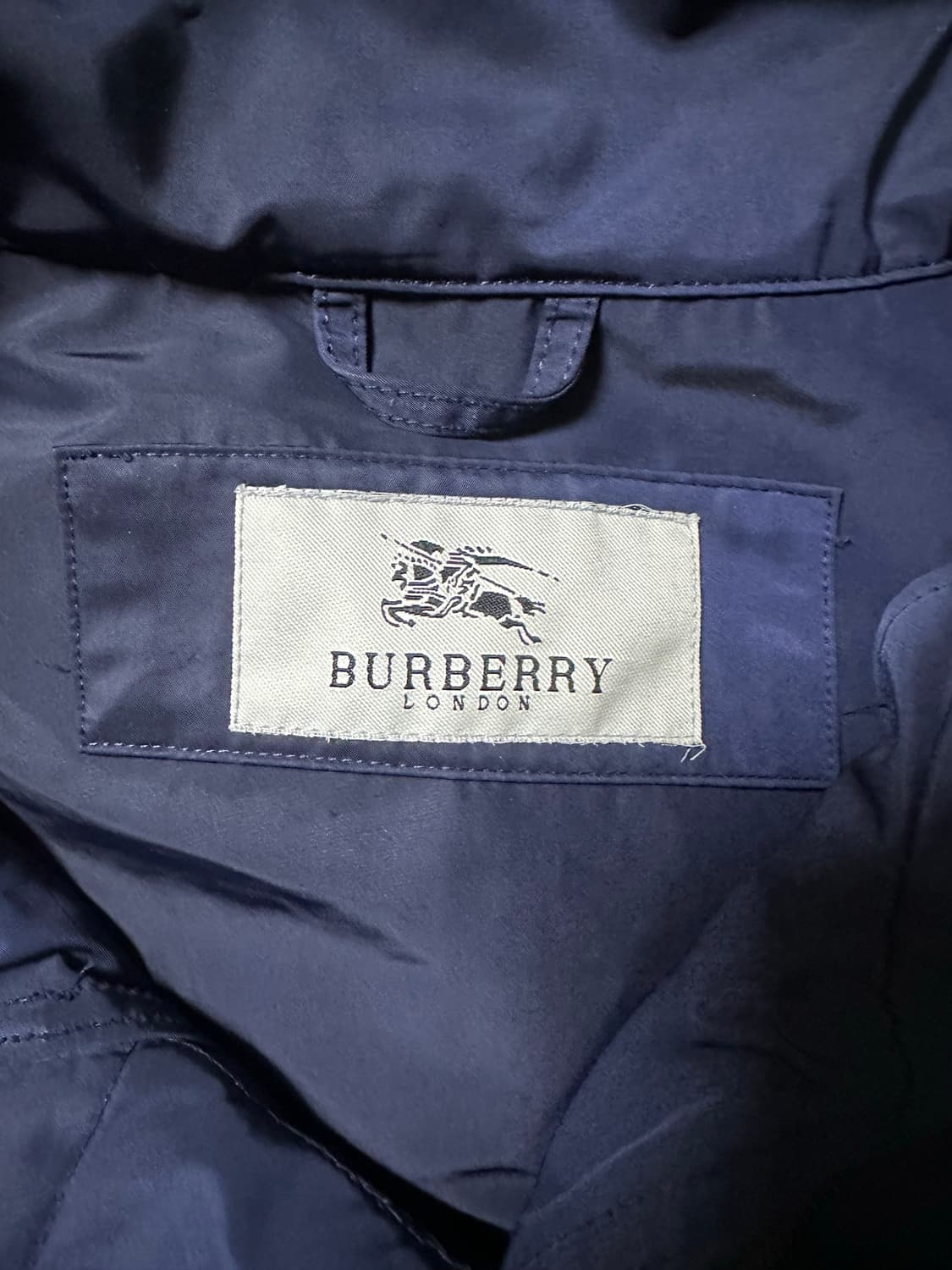 버버리 네이비 바람막이 자켓 상품이미지3