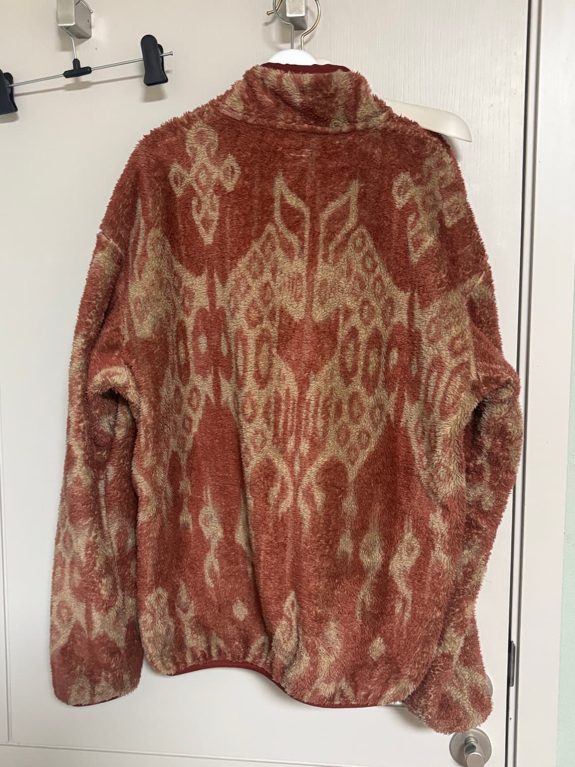 ‼️판완‼️캐피탈 자바 카스리 패턴 스냅-T 플리스 풀오버 레드 상품이미지8