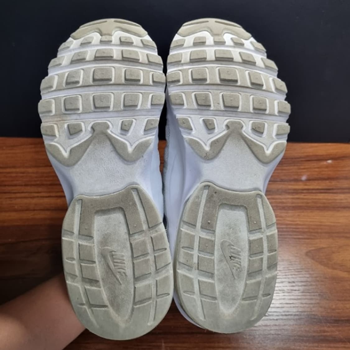 나이키 에어맥스 인비고 화이트 230 상품이미지3