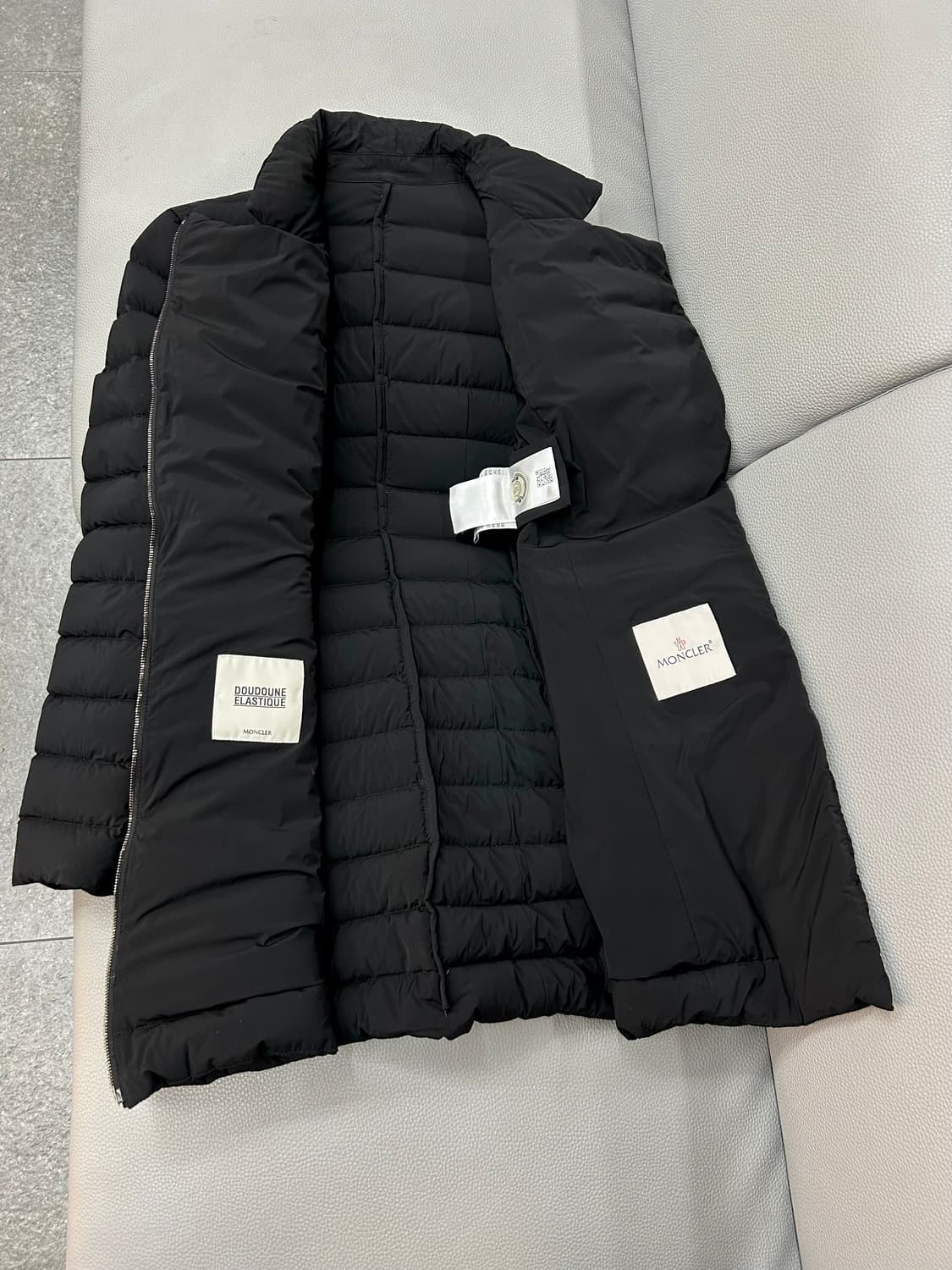 몽클레어 정품 아나스타시아 여성 블랙 롱패딩(00/44) 상품이미지9