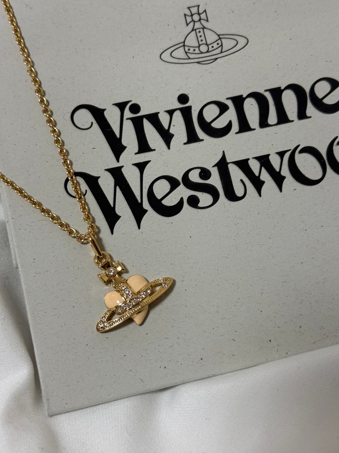 비비안웨스트우드 디아망떼 목걸이 크림컬러 무료배송 상품이미지2