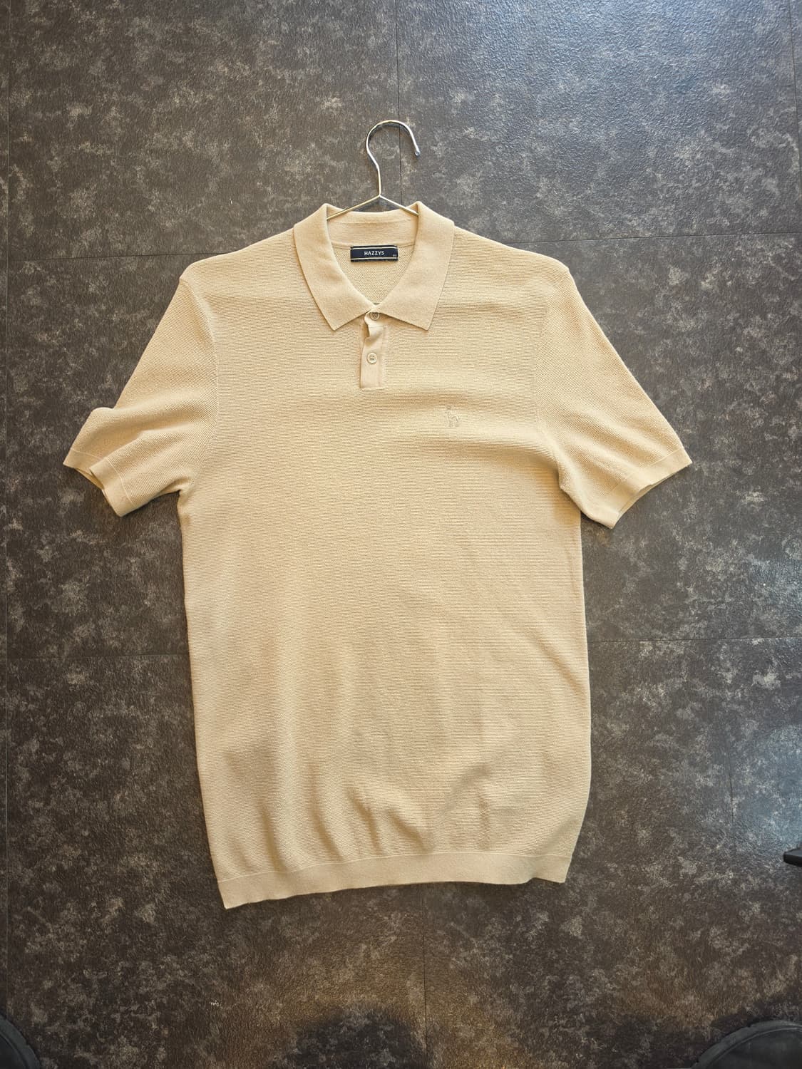 헤지스 반팔 카라 니트 베이지 -105  상품이미지1