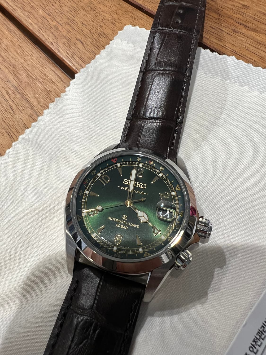 신형 알피니스트 spb507 몇일전 삼정공식에서 구매한 신품 판매합니다. 상품이미지1