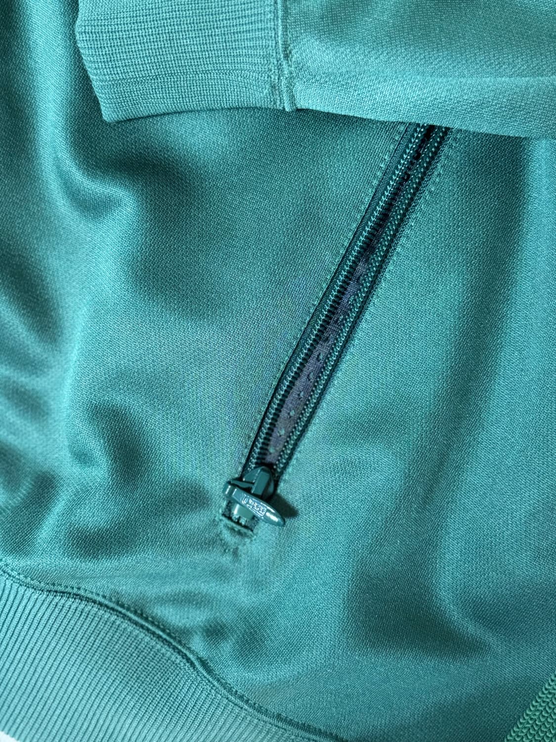 니들스 X 스튜디오스 폴리스무스 트랙 스냅 자켓 (실착 3회) 상품이미지5