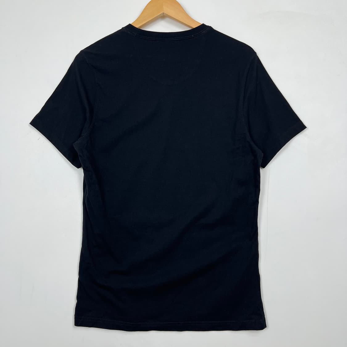 BARBOUR 바버 인터네셔널 블랙 반팔티 상품이미지3