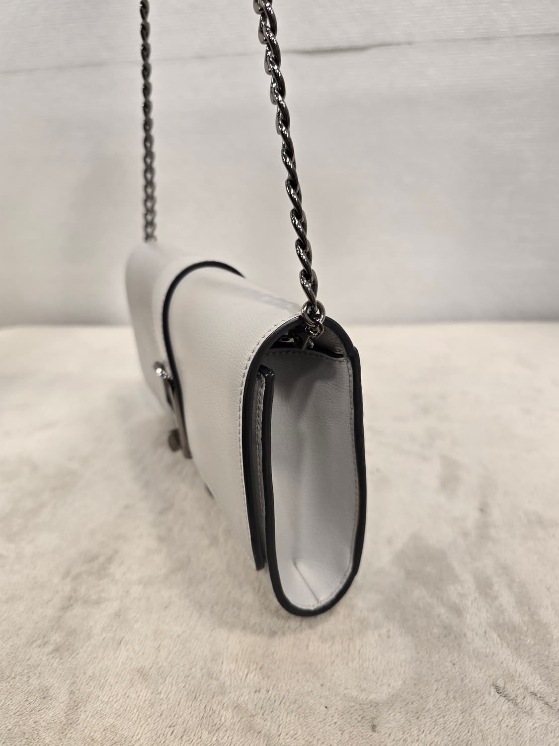 로사케이 아이보리 체인 크로스백 겸 클러치백 가방 상품이미지4