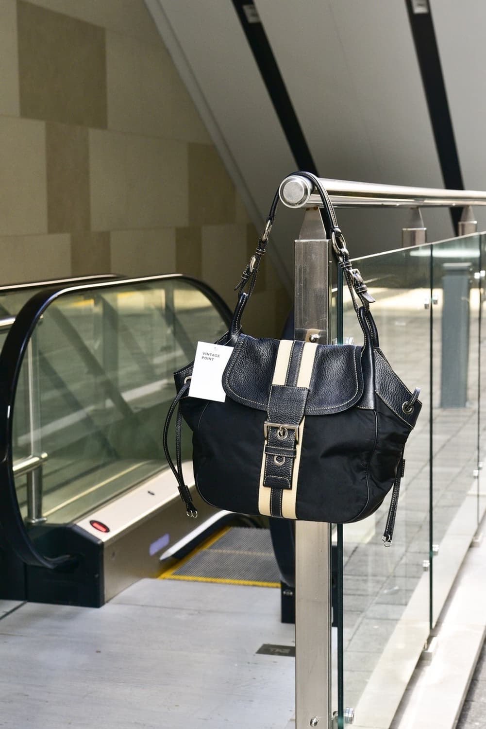 프라다 테수토 포코노 레더 버클 숄더백(정품) 상품이미지1