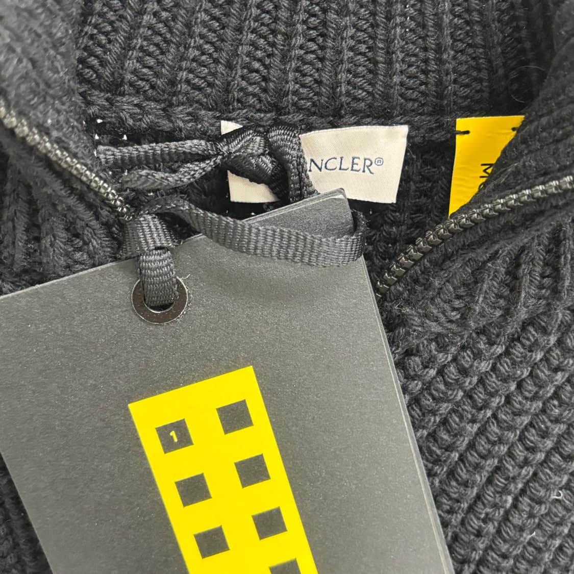 [XL]몽클레어 퍼렐 반집업 니트 상품이미지3