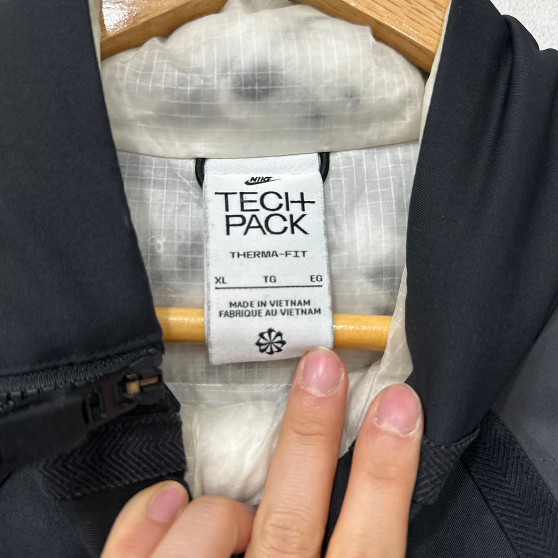 나이키 테크팩 패딩 조끼  상품이미지3