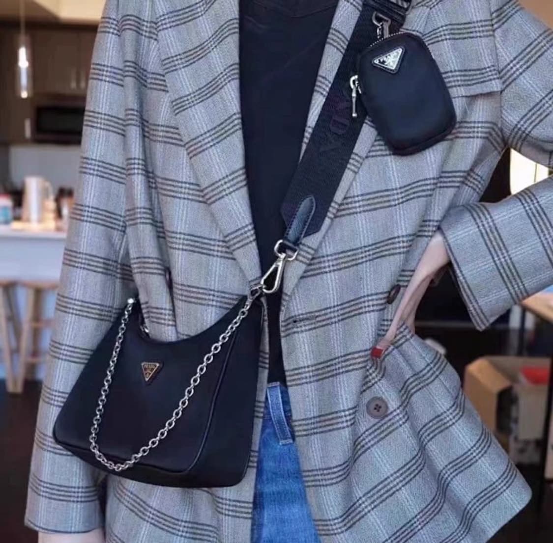 프라다뷰티 리나일론 호보백 기프트백  상품이미지1