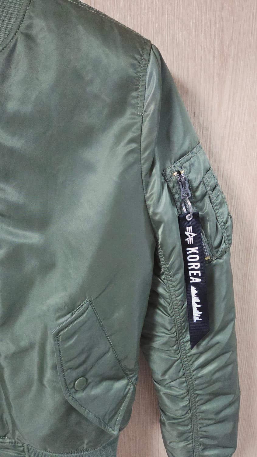 (착샷) 알파인더스트리 ma-1 세이지 상품이미지3