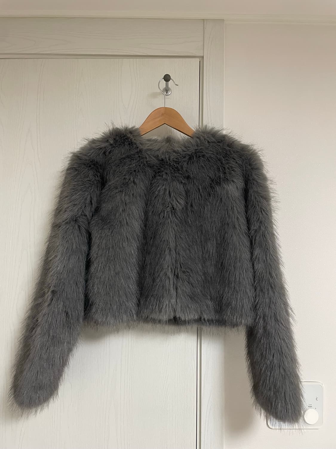 (새제품) 자라 회색 퍼 자켓 판매 상품이미지2