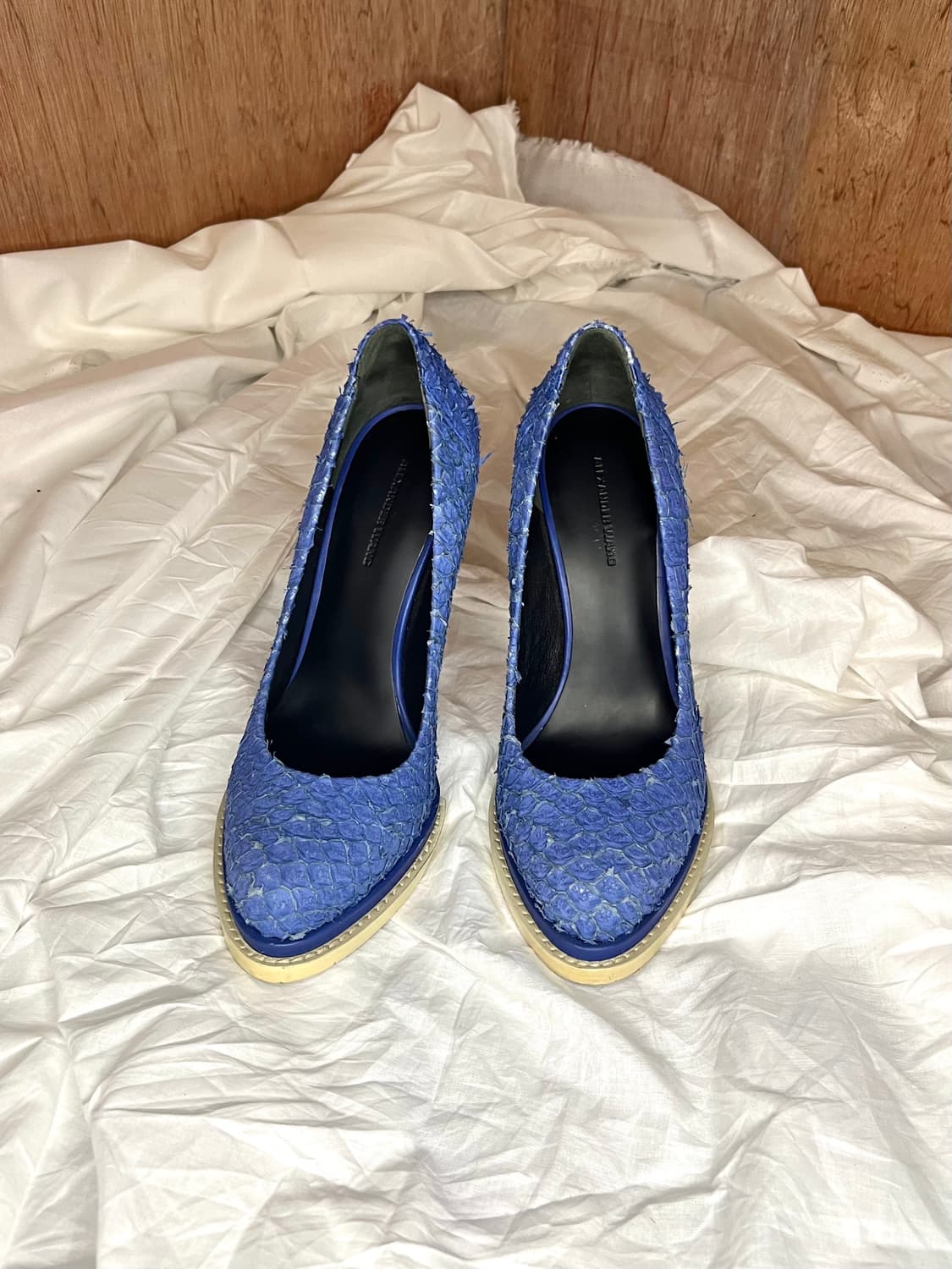 알렉산더 왕 텍스처 힐 펌프스 상품이미지2