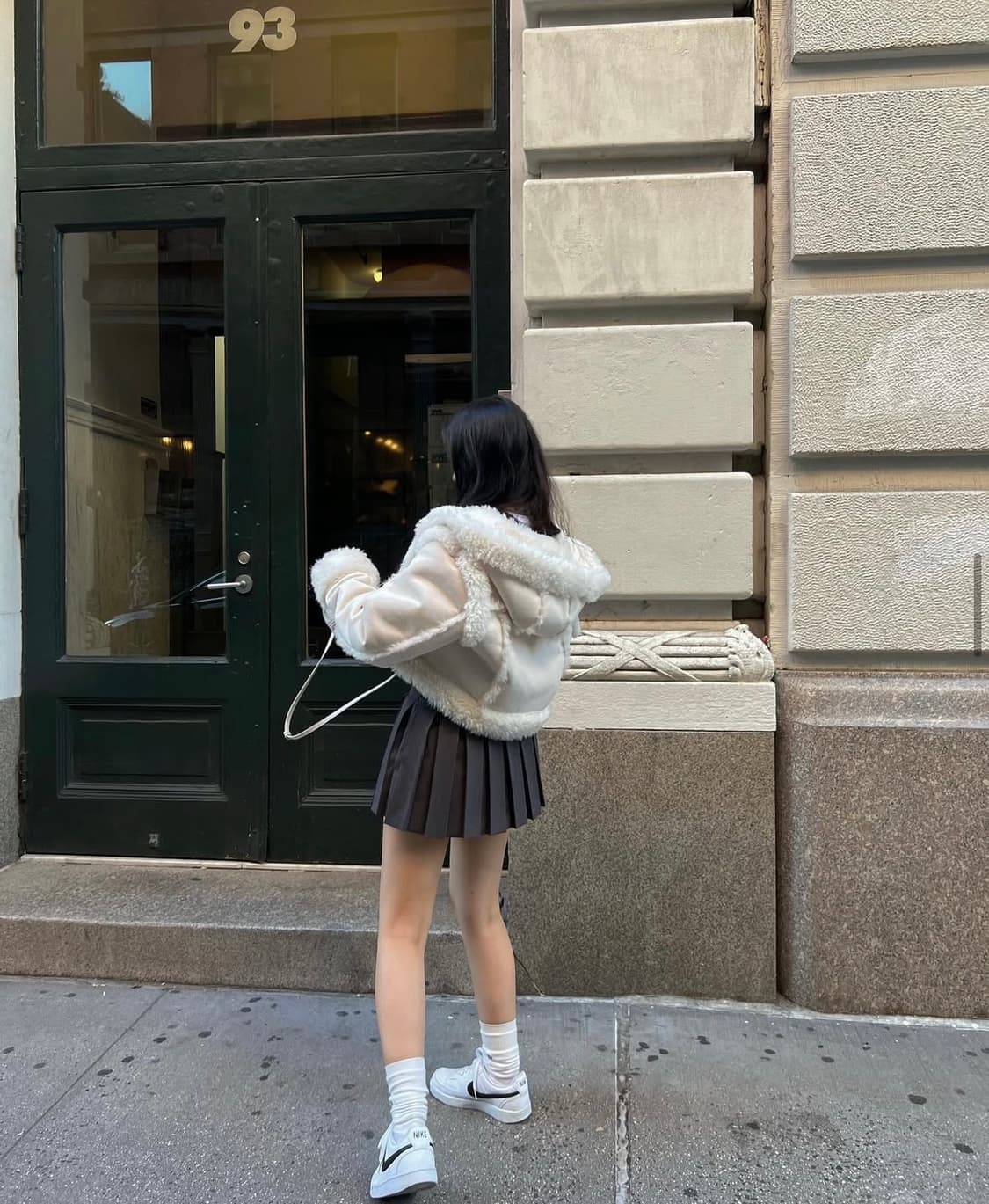 쓰리타임즈 베이비 후디 퍼 코트 무스탕 23fw 상품이미지2
