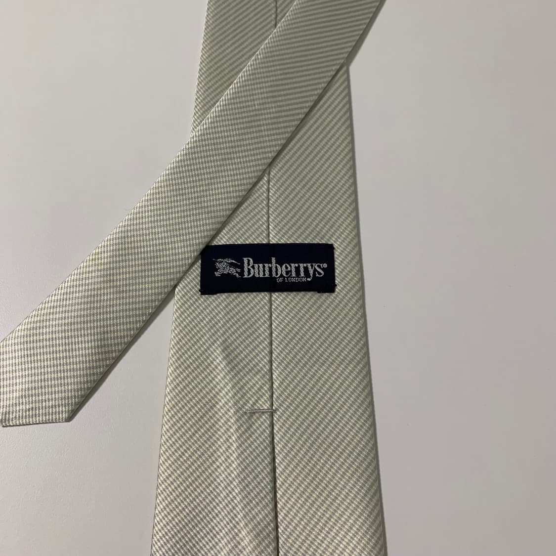 버버리(BURBERRY) 스트라이프 넥타이 명품 화이트 100실크 A등급 상품이미지3