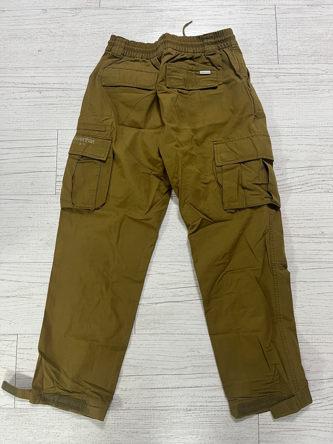 디스이즈네버댓 L 로고 카고 팬츠 코요테 상품이미지3