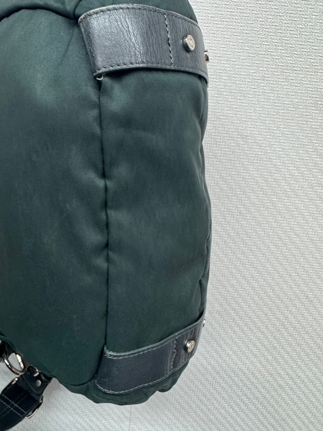 만다리나덕 딥카키 크로스백 상품이미지4