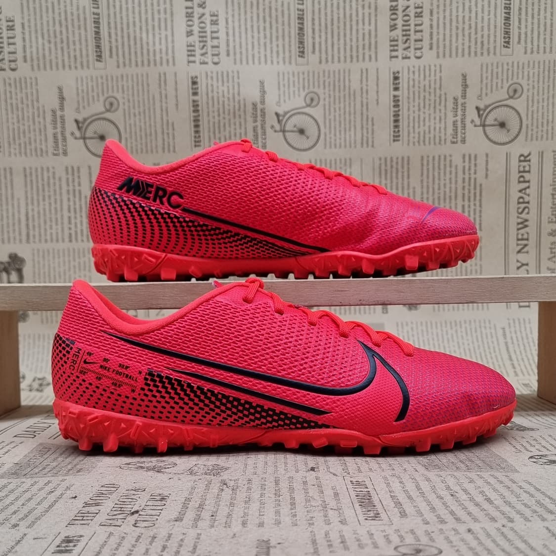 나이키 머큐리얼베이퍼13 아카데미TF235 상품이미지1