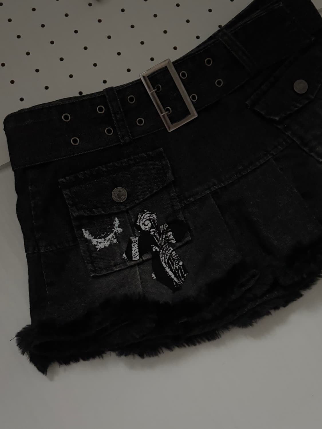 • hurtremake black fur eyelet belt mini  상품이미지2
