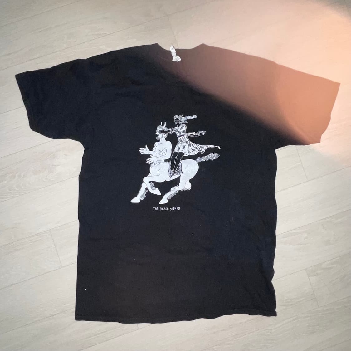 (L)검정치마 굿즈 티셔츠 상품이미지1