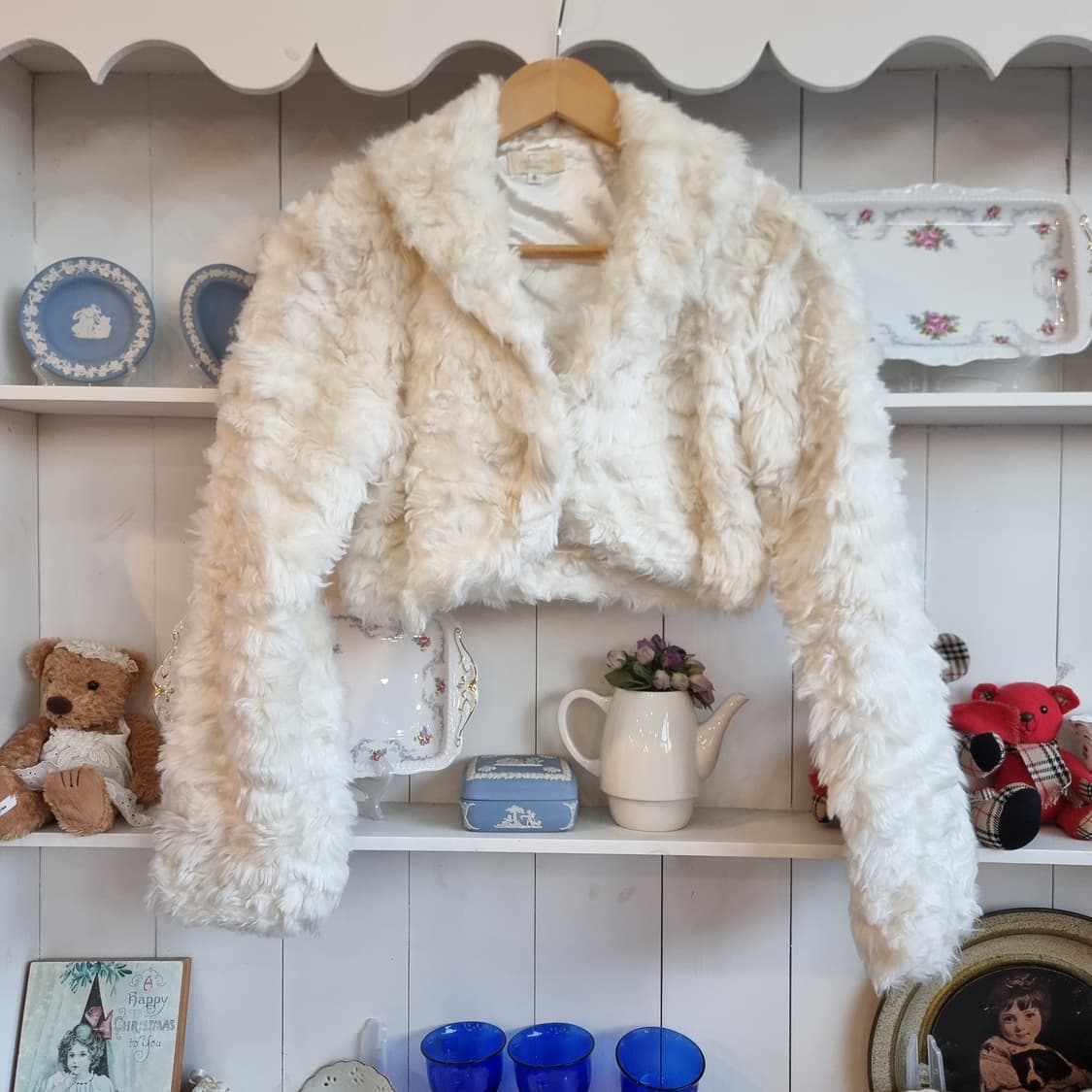 화이트 퍼 크롭 자켓 상품이미지1