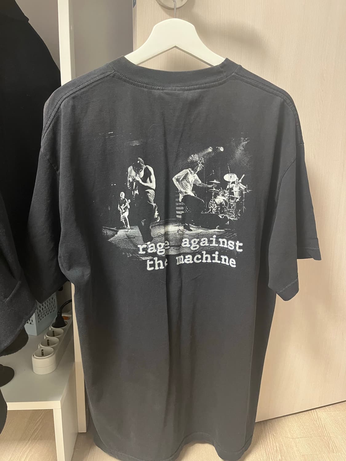 90s ratm 빈티지 티셔츠 판매 상품이미지2