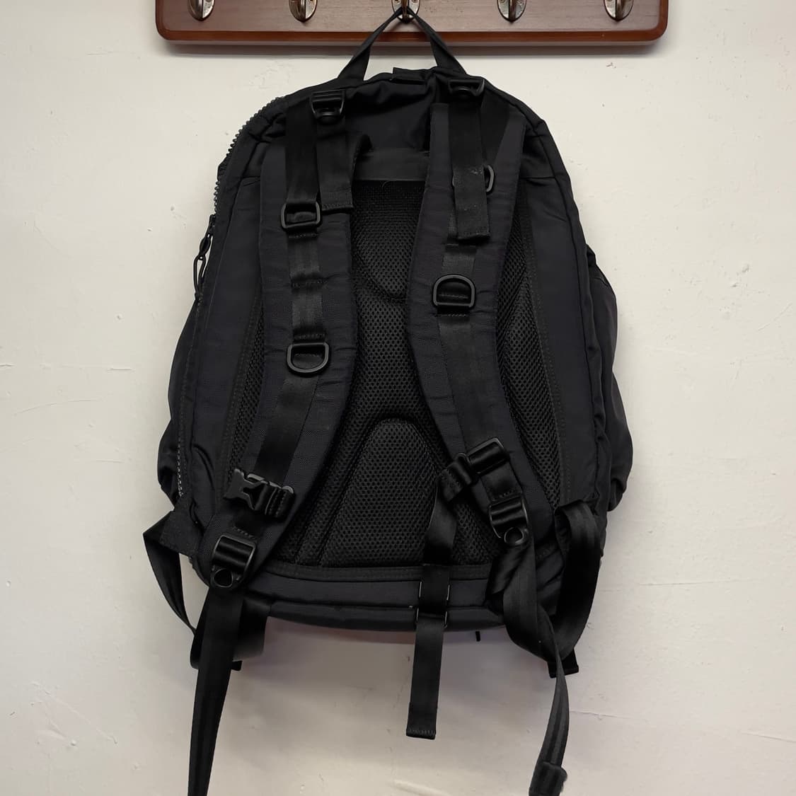 뉴에라 유틸리티 블랙 백팩   상품이미지4
