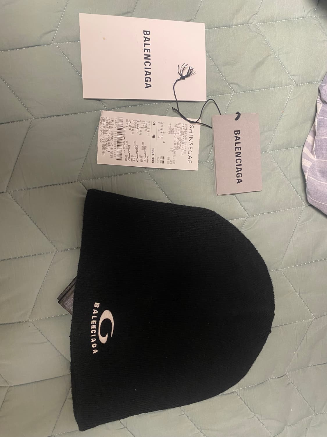 발렌시아가 비니 24fw 상품이미지2