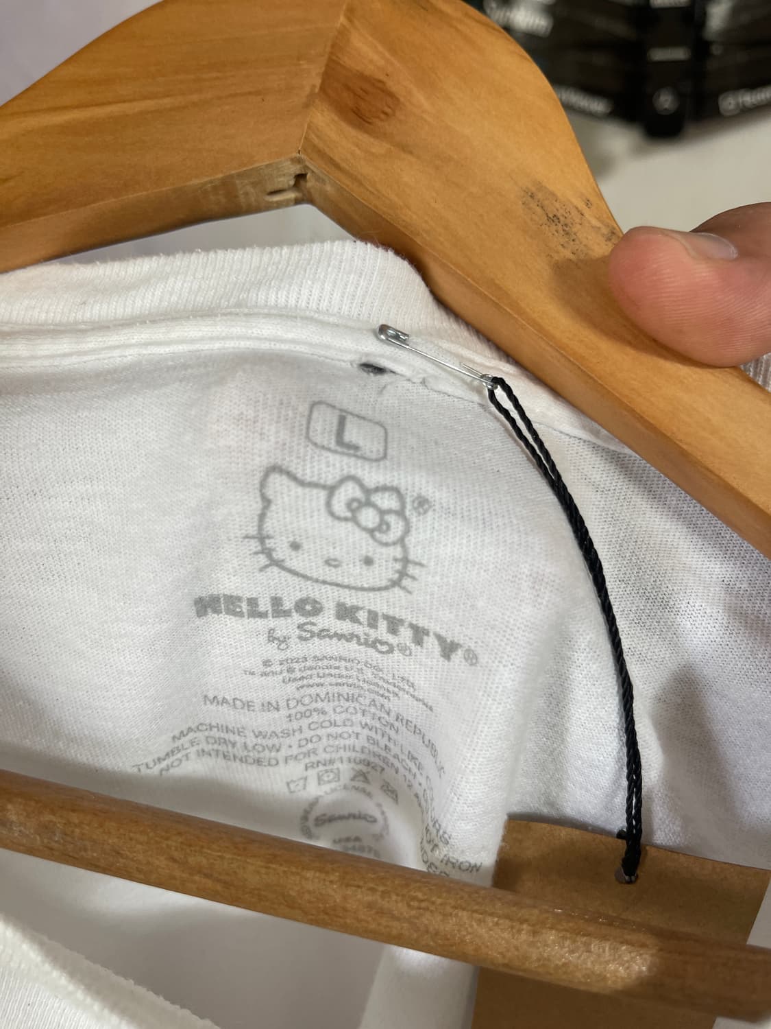 산리오 헬로키티 오피셜 반팔티 L size 상품이미지3