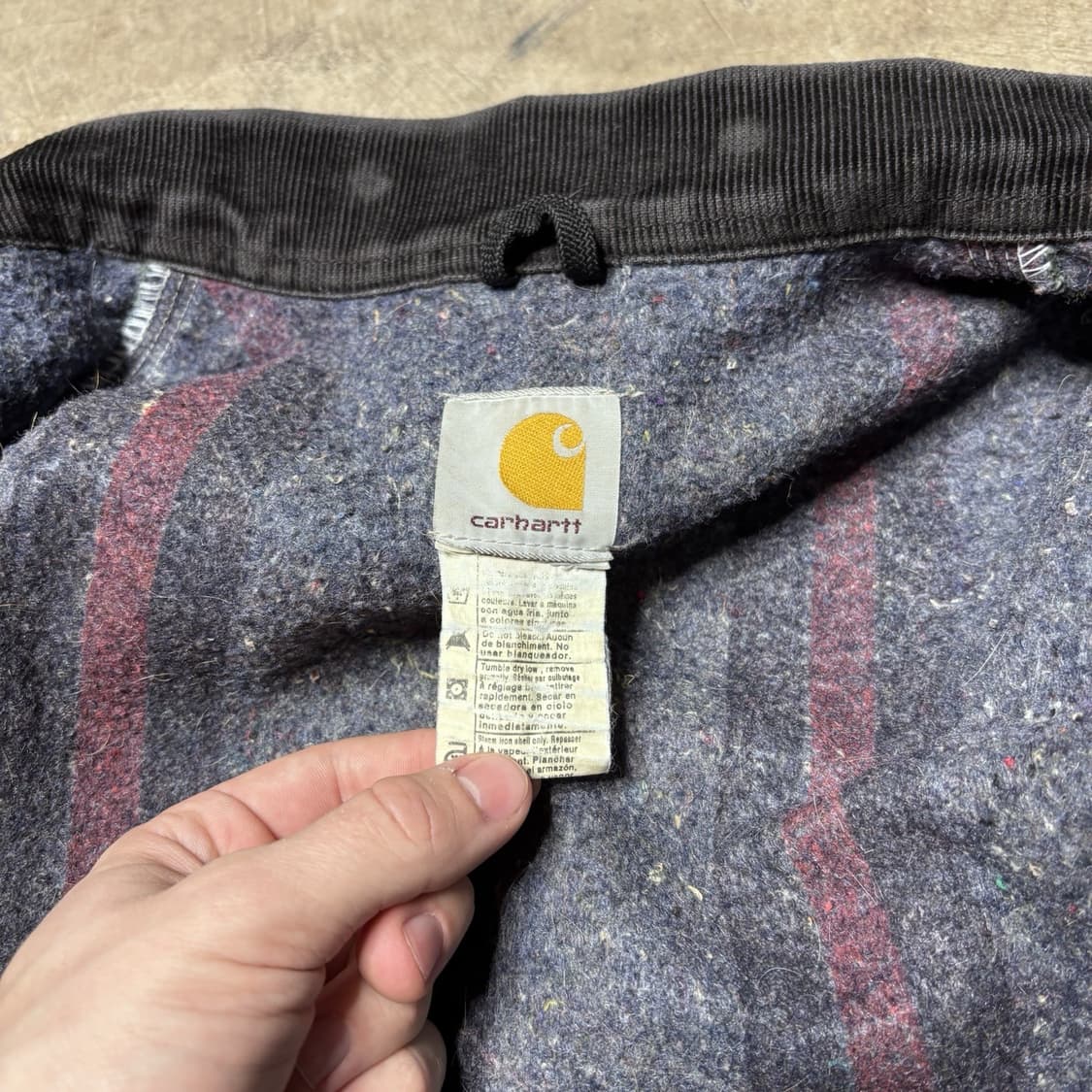 칼하트 J01 디트로이트 자켓 블랙 상품이미지3