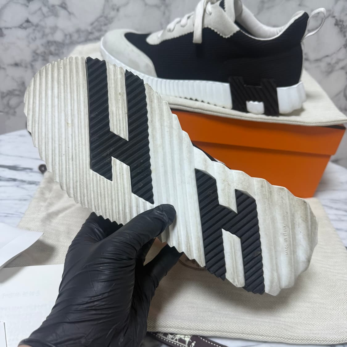 에르메스 바운싱 메쉬 스니커즈
41.5사이즈  상품이미지5