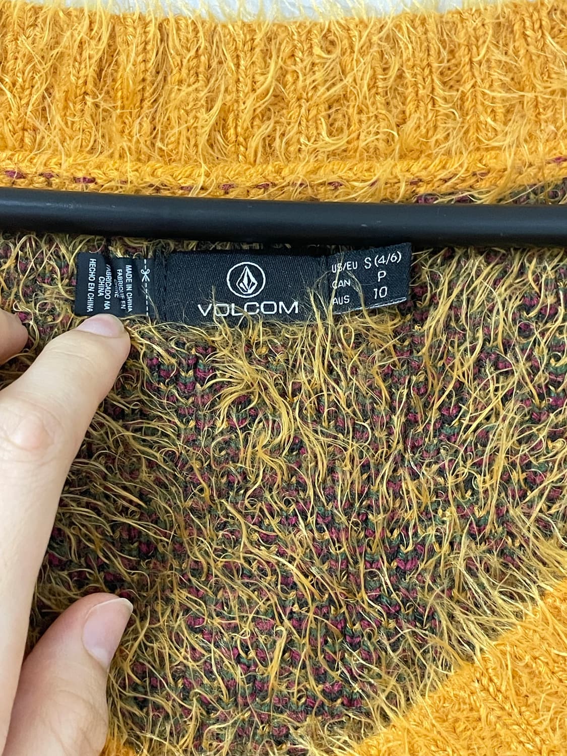 볼컴 브이넥 니트 S 상품이미지3