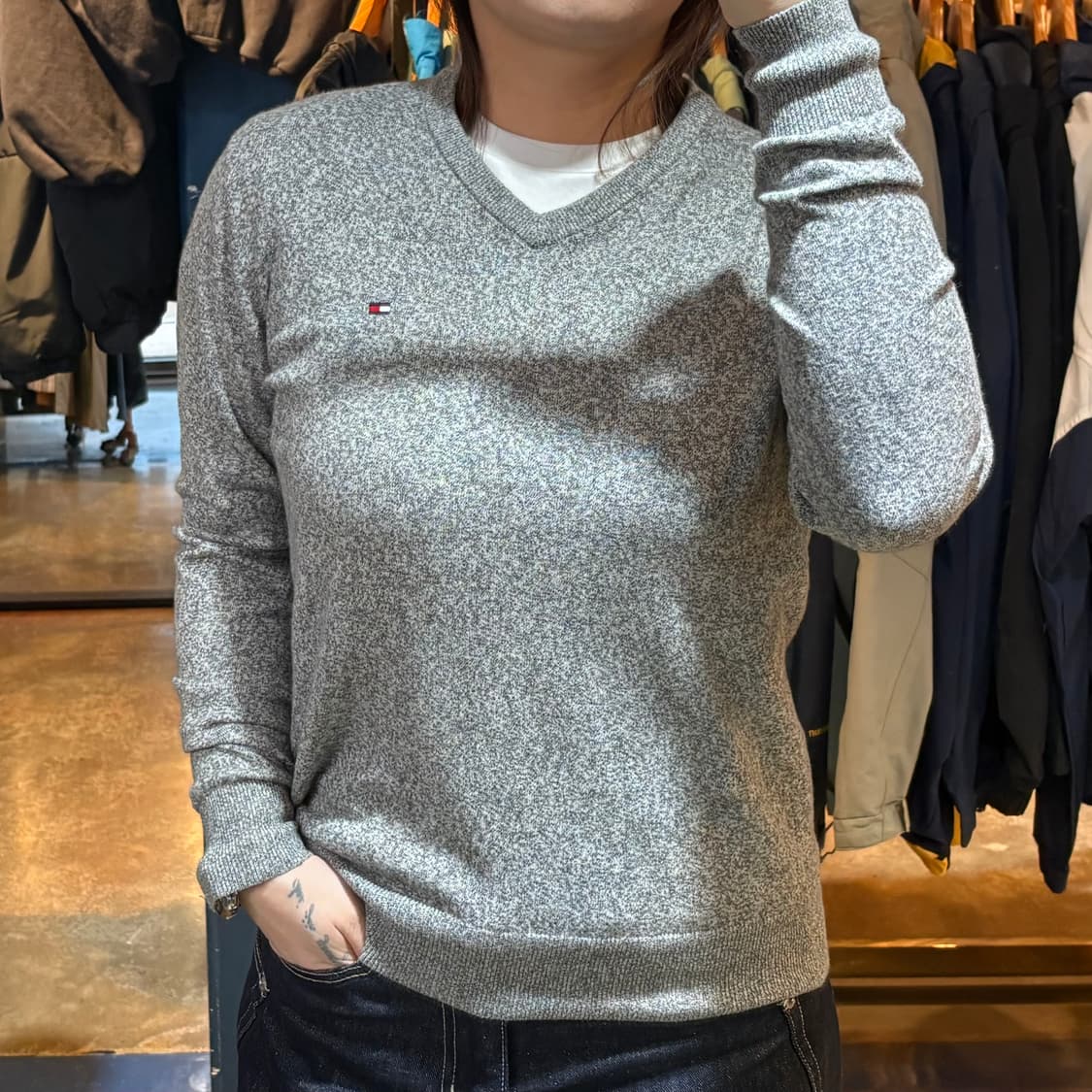 타미힐피거 브이넥 보카시 니트 상품이미지1