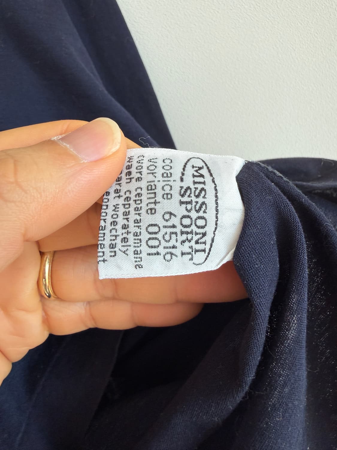 미쏘니 스포츠(MISSONI SPORT) 카라 롱슬리브(올 나감 있음) 상품이미지6