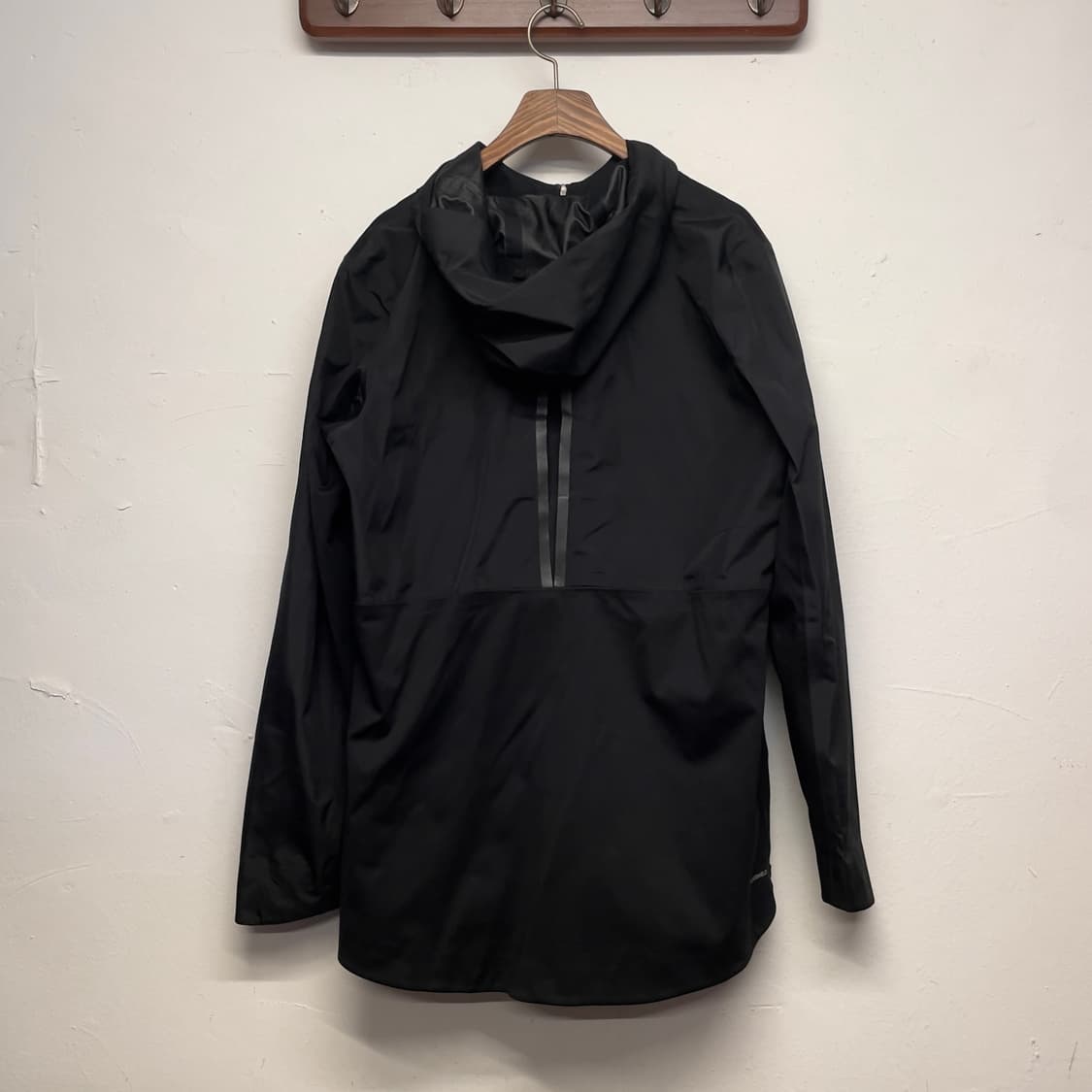 나이키 (우먼) 러닝 에어로 쉴드 바람막이 자켓   상품이미지4