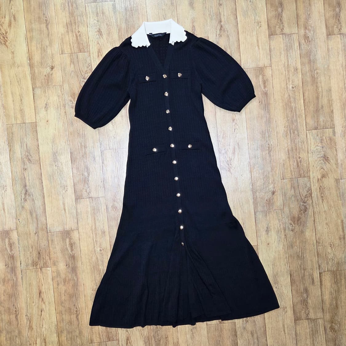 발렌시아(VALENCIA) 골드버튼 니트원피스 55-66 새상품 상품이미지3