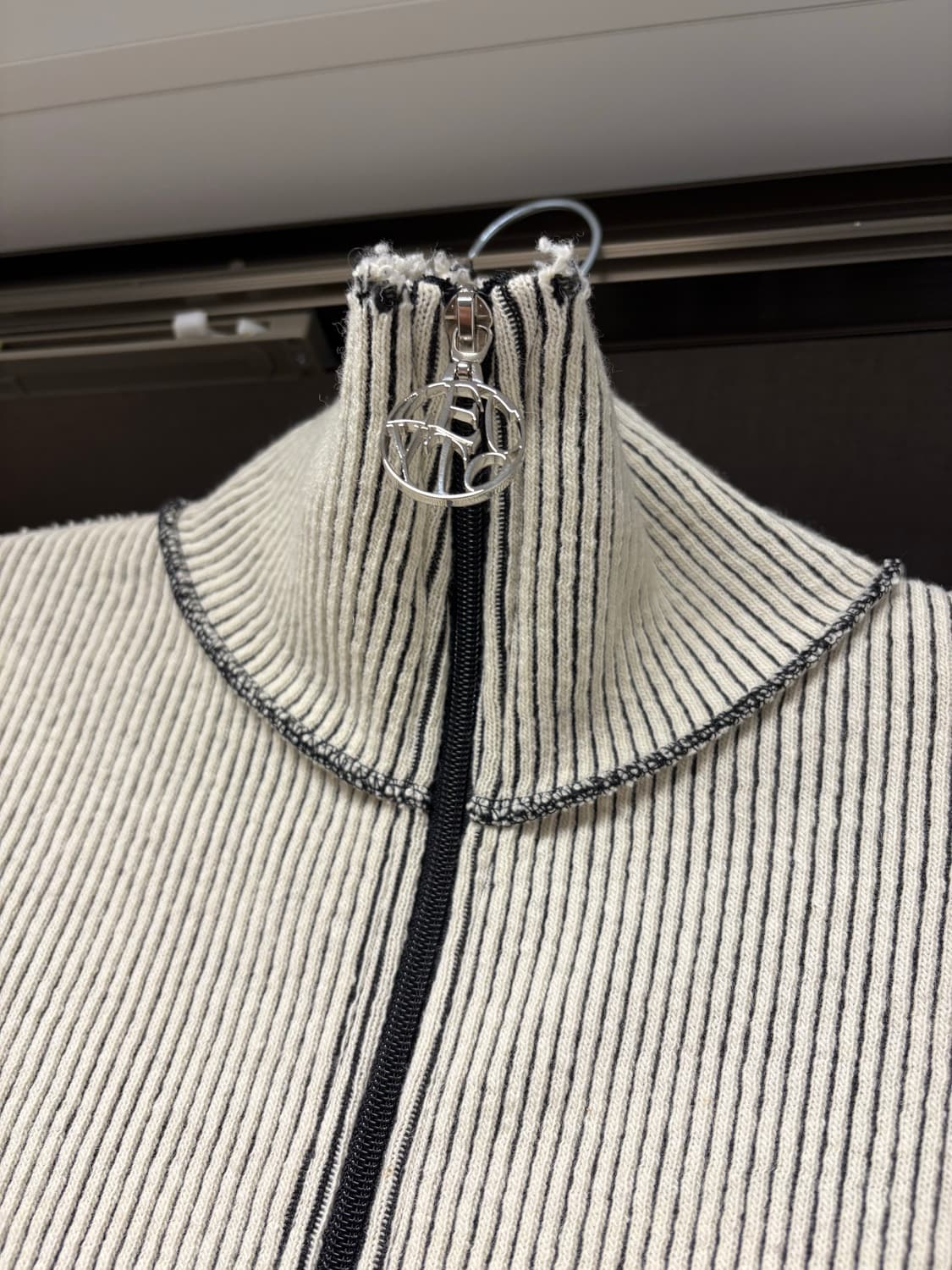 lecyto Destroyed Lip Knit Zip-Up_[Ivory] 상품이미지2