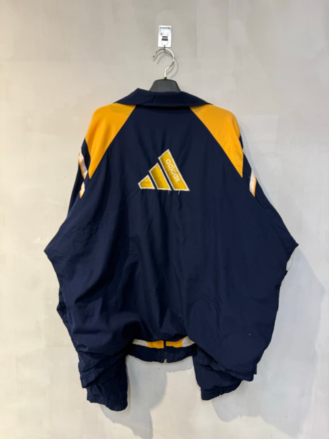 아디다스 옐로우 올드스쿨 바람막이 상품이미지4