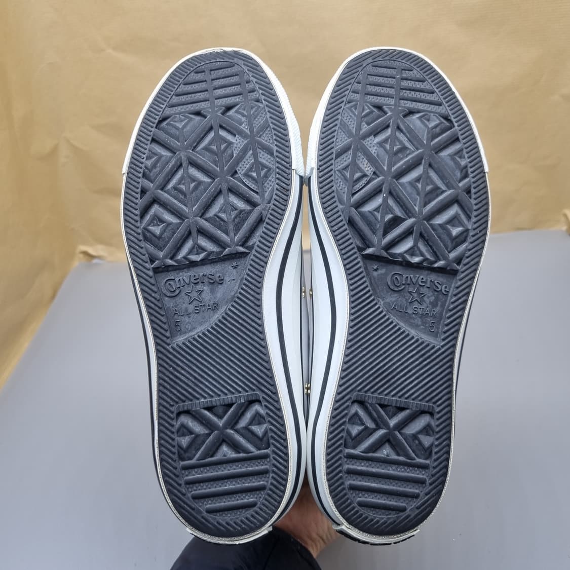 컨버스 스타스터드 가죽하이탑240 상품이미지3