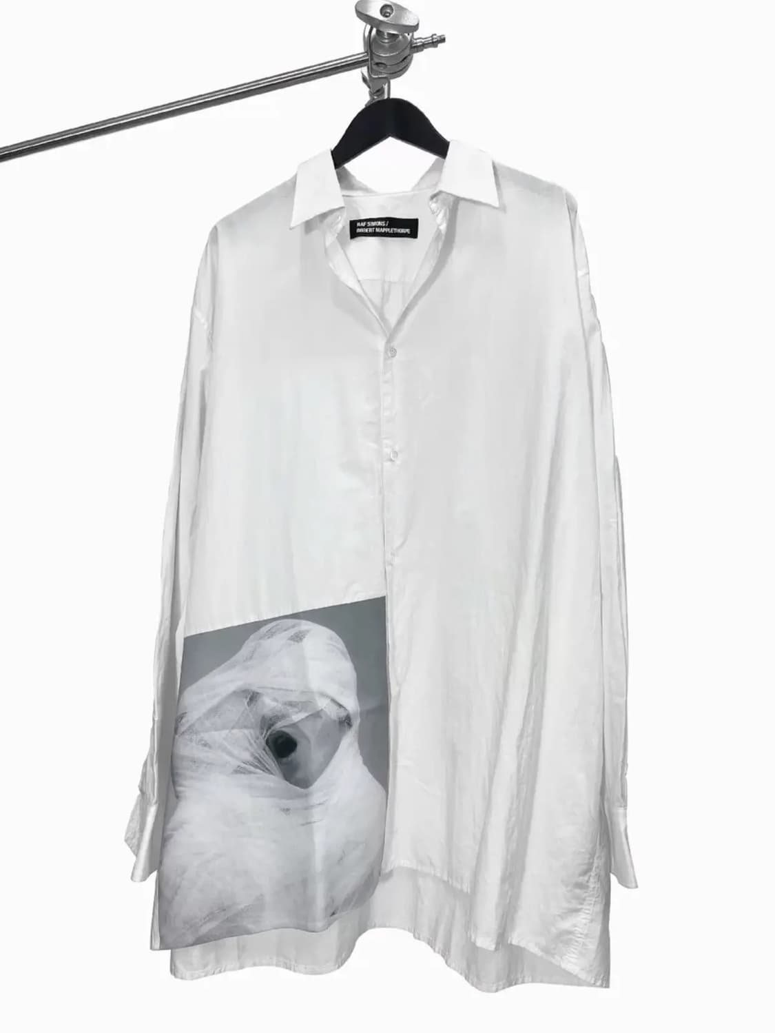 라프시몬스 X 로버트 메이플 소프 셔츠 상품이미지1